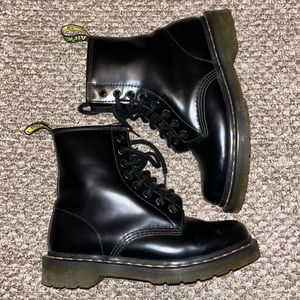Dr.Martens 1460 Smooth Leather Boots